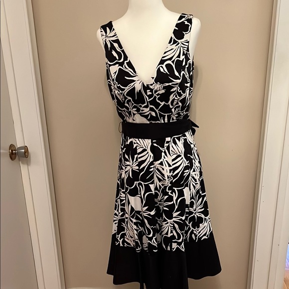 Nine West Dresses & Skirts - Nine West | Women’s Size 8 Elegant Black and White Floral Dress